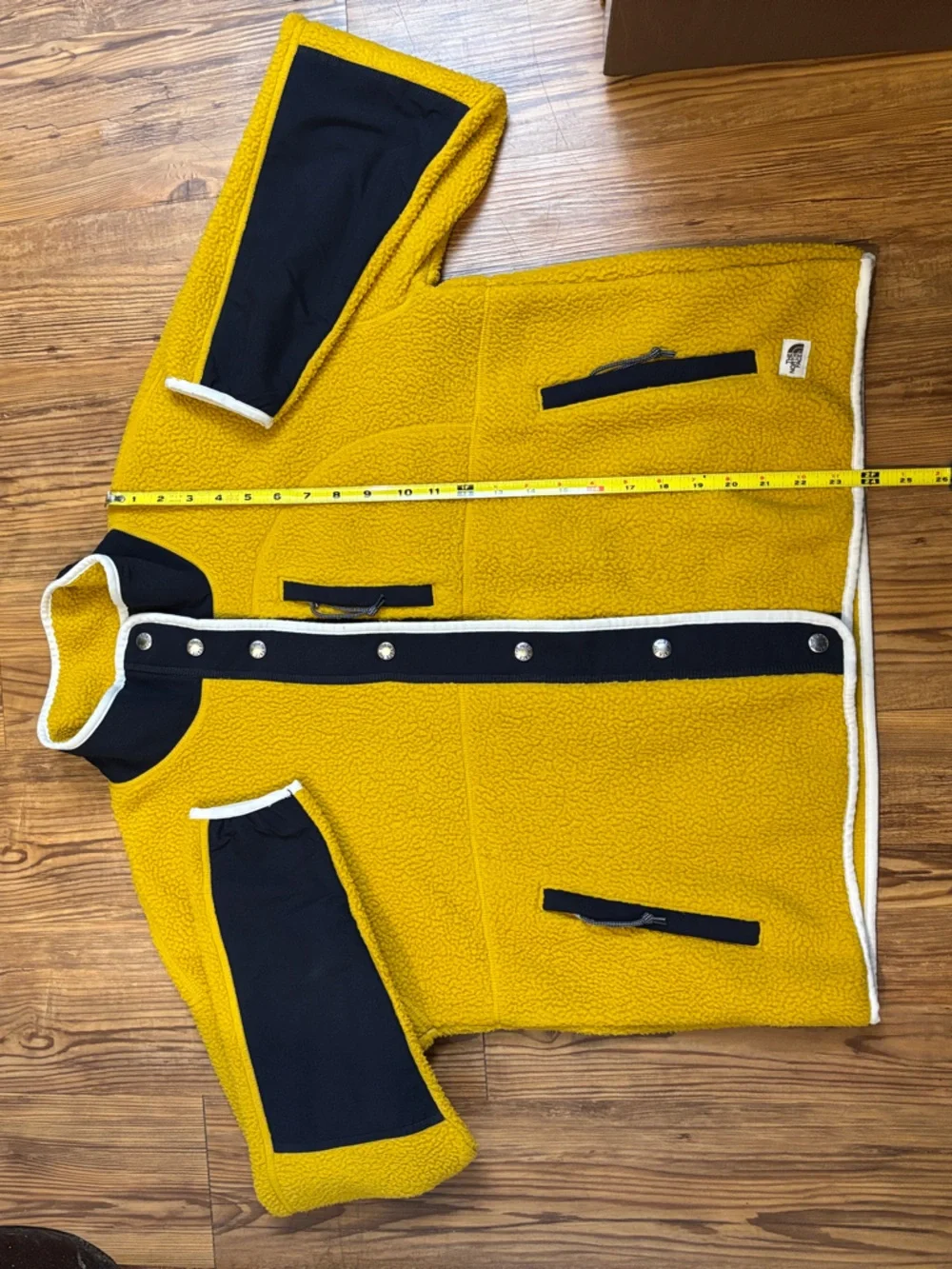 The North Face Yellow Sherpa Fleece Jacket size large - Picture 9 of 10